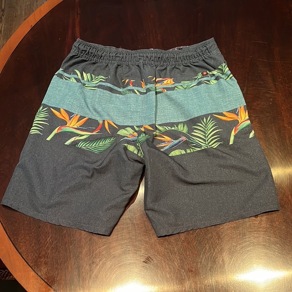 Airwalk hybrid shorts Size Medium - Picture 4 of 10